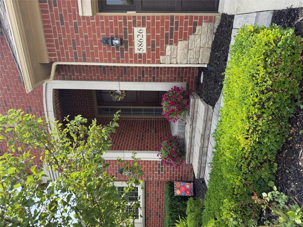 58626 Valley View Drive Washington Township, MI 48094