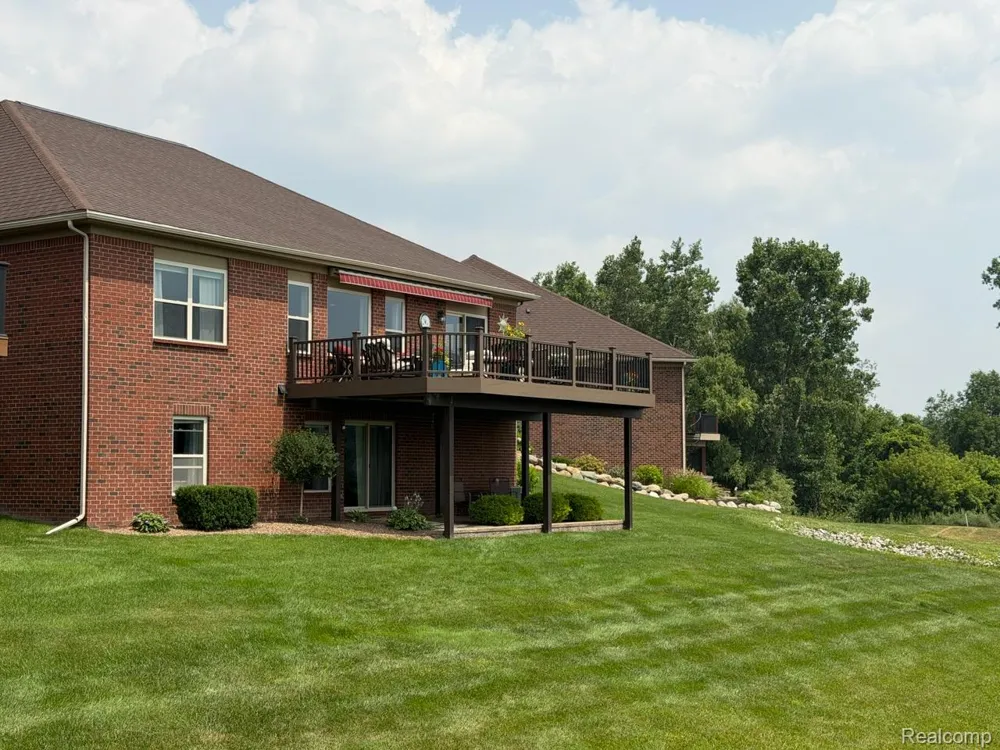 58626 Valley View Drive Washington Township, MI 48094