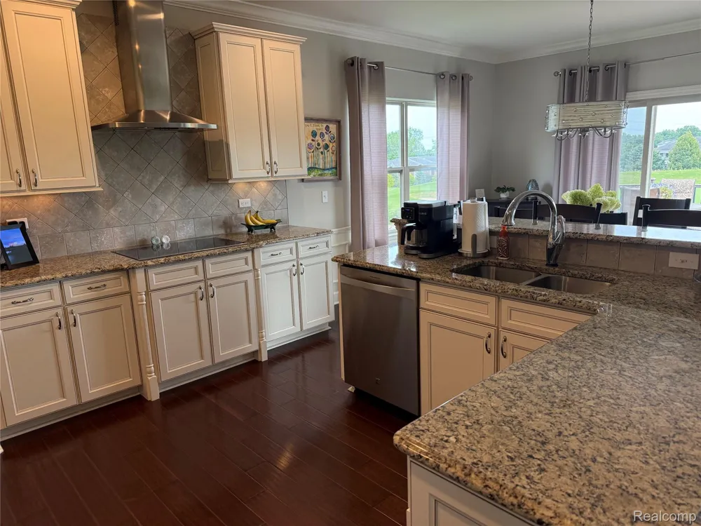 58626 Valley View Drive Washington Township, MI 48094