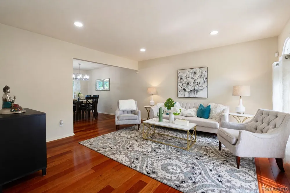 47370 Scarlet Drive Novi City, MI 48374