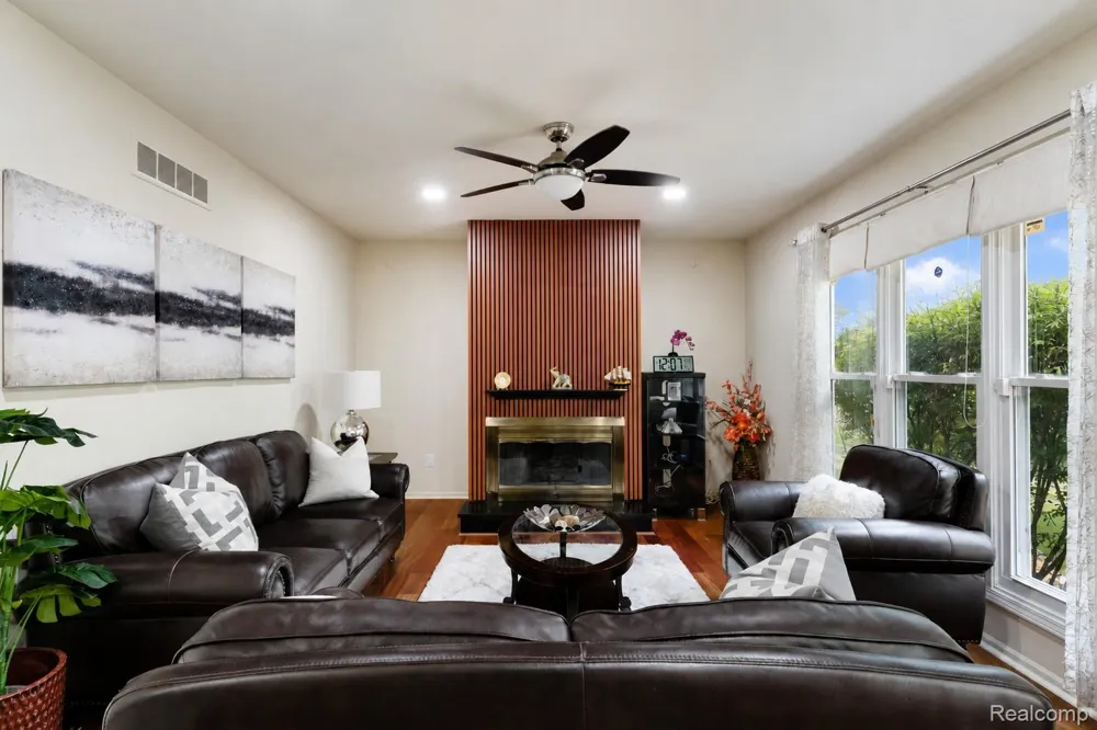 47370 Scarlet Drive Novi City, MI 48374