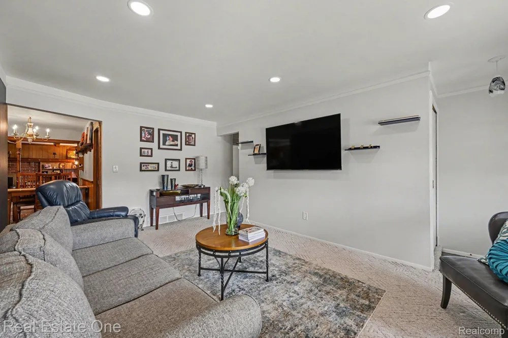 10928 Balfour Avenue Allen Park City, MI 48101