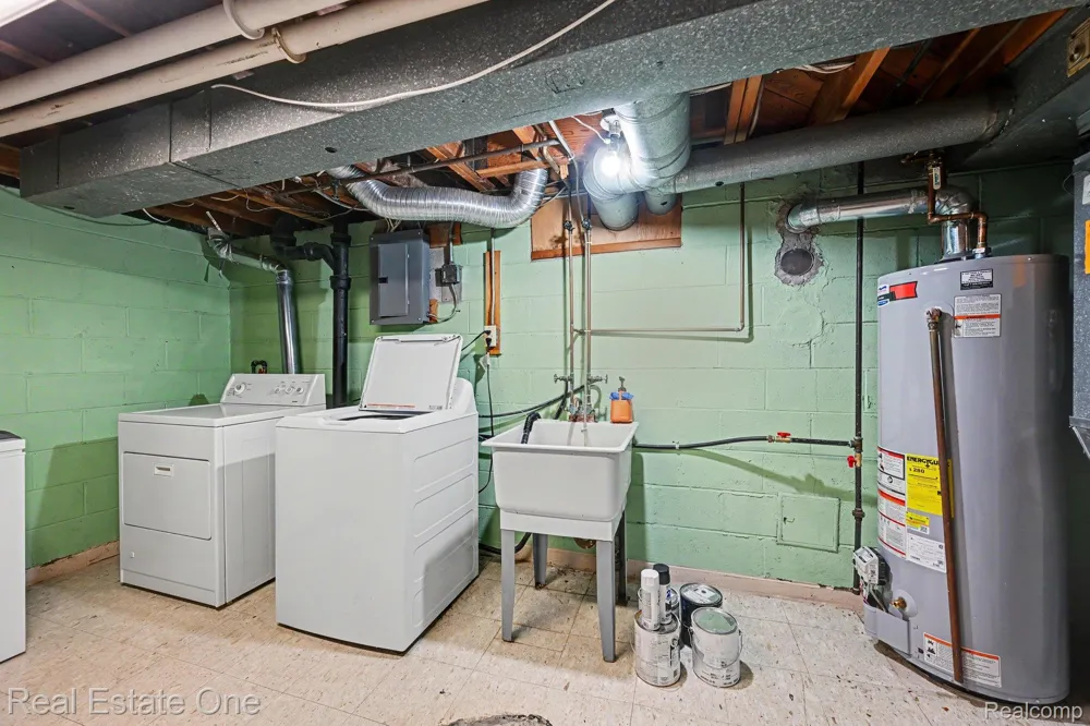 10928 Balfour Avenue Allen Park City, MI 48101