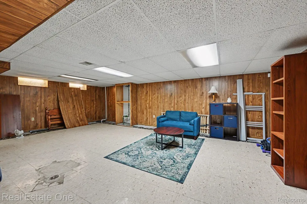 10928 Balfour Avenue Allen Park City, MI 48101