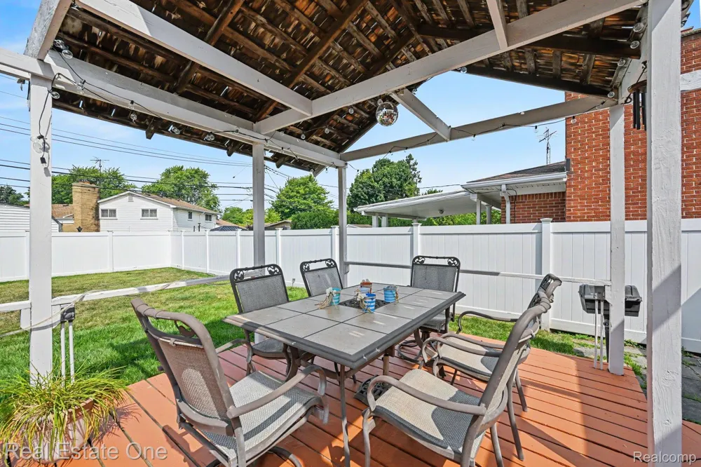 10928 Balfour Avenue Allen Park City, MI 48101