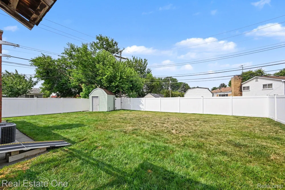 10928 Balfour Avenue Allen Park City, MI 48101