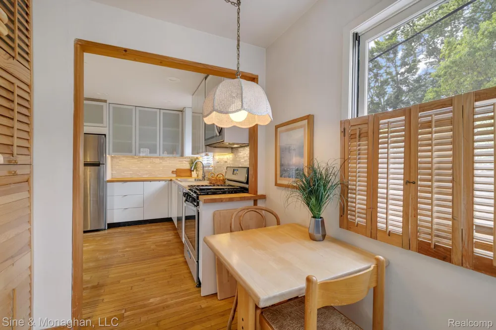417 CLOVERLY ROAD Grosse Pointe Farms City, MI 48236