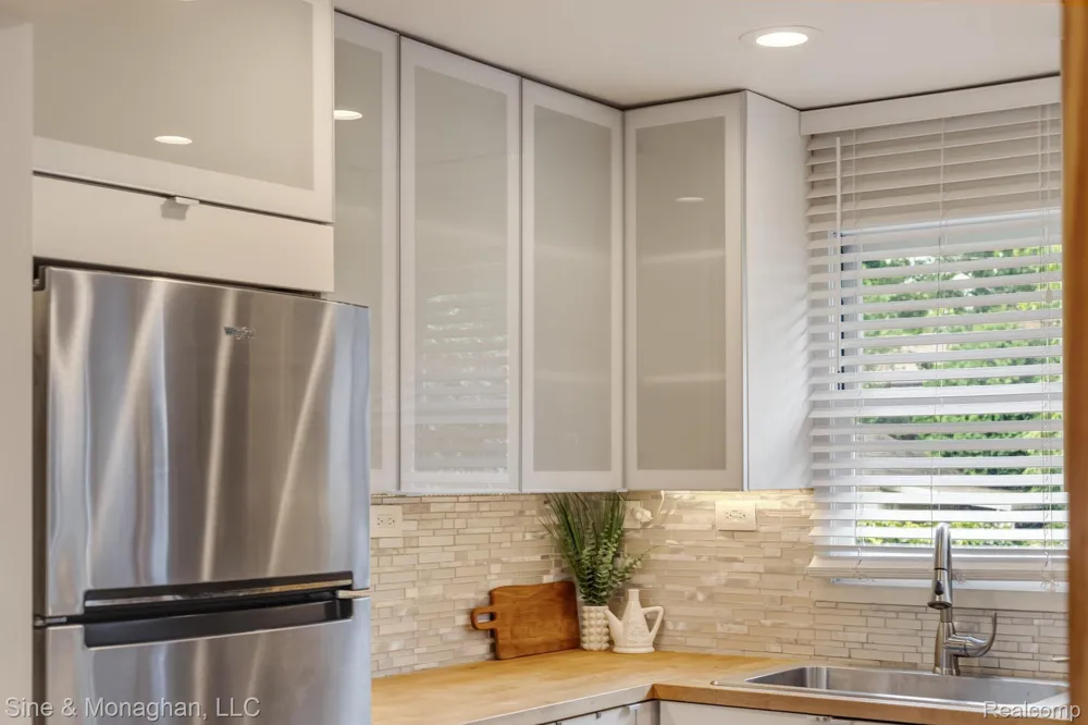417 CLOVERLY ROAD Grosse Pointe Farms City, MI 48236