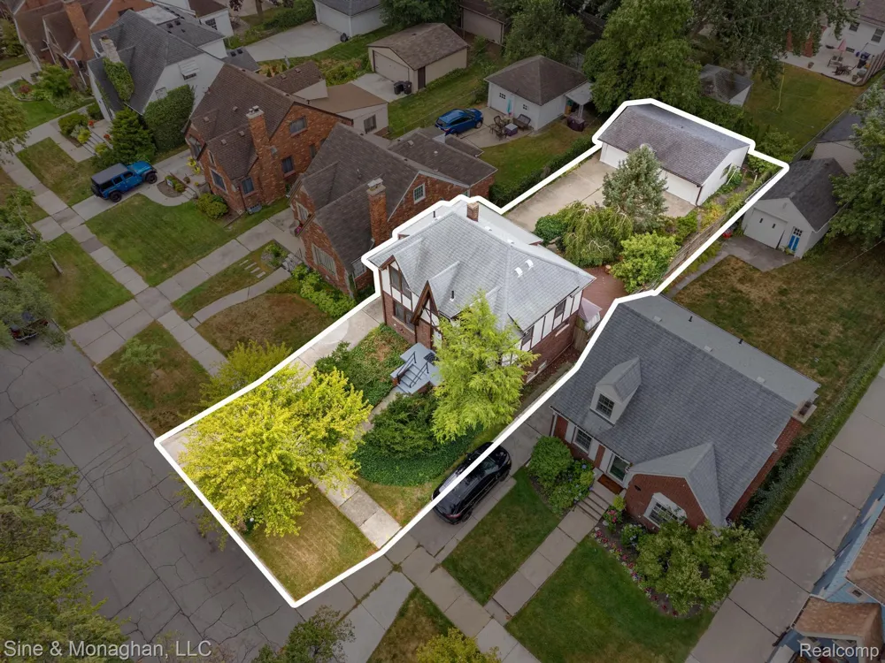 417 CLOVERLY ROAD Grosse Pointe Farms City, MI 48236