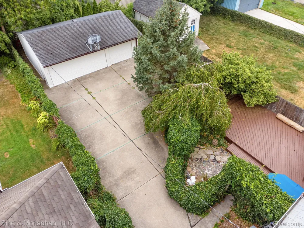 417 CLOVERLY ROAD Grosse Pointe Farms City, MI 48236