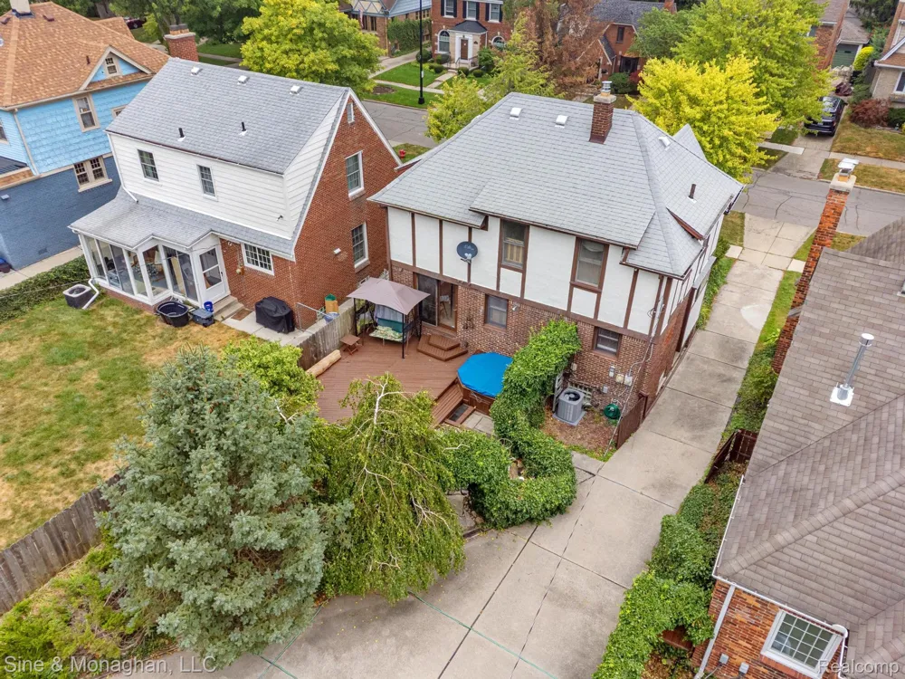 417 CLOVERLY ROAD Grosse Pointe Farms City, MI 48236