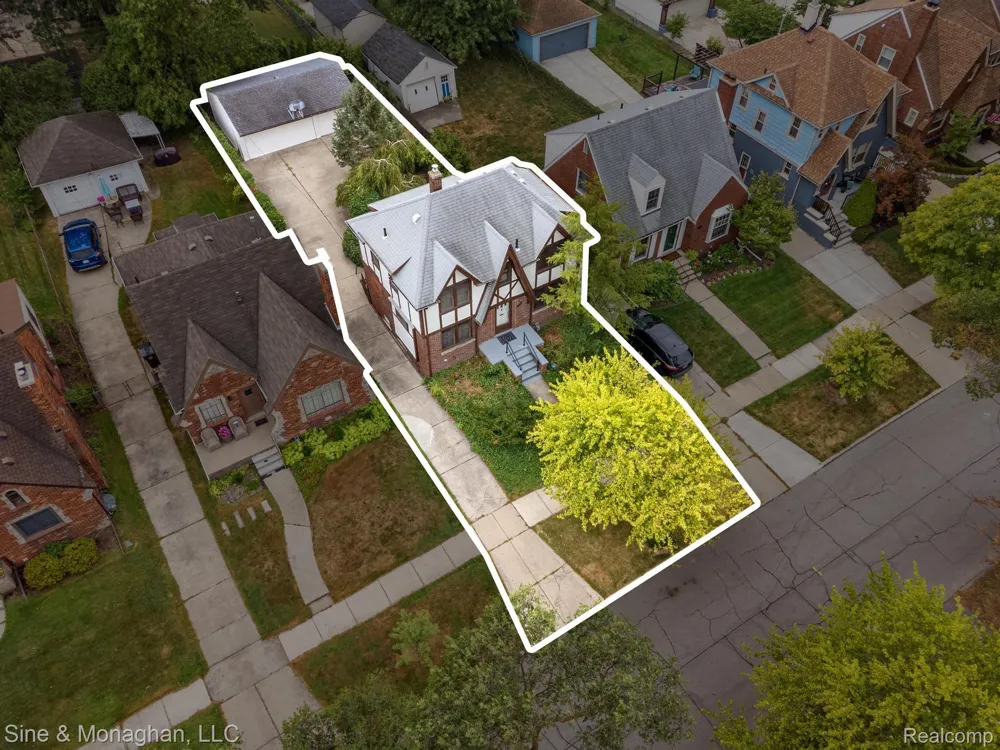 417 CLOVERLY ROAD Grosse Pointe Farms City, MI 48236
