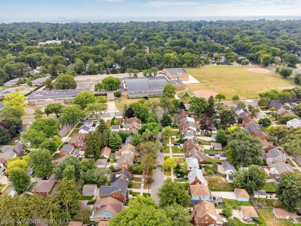 417 CLOVERLY ROAD Grosse Pointe Farms City, MI 48236