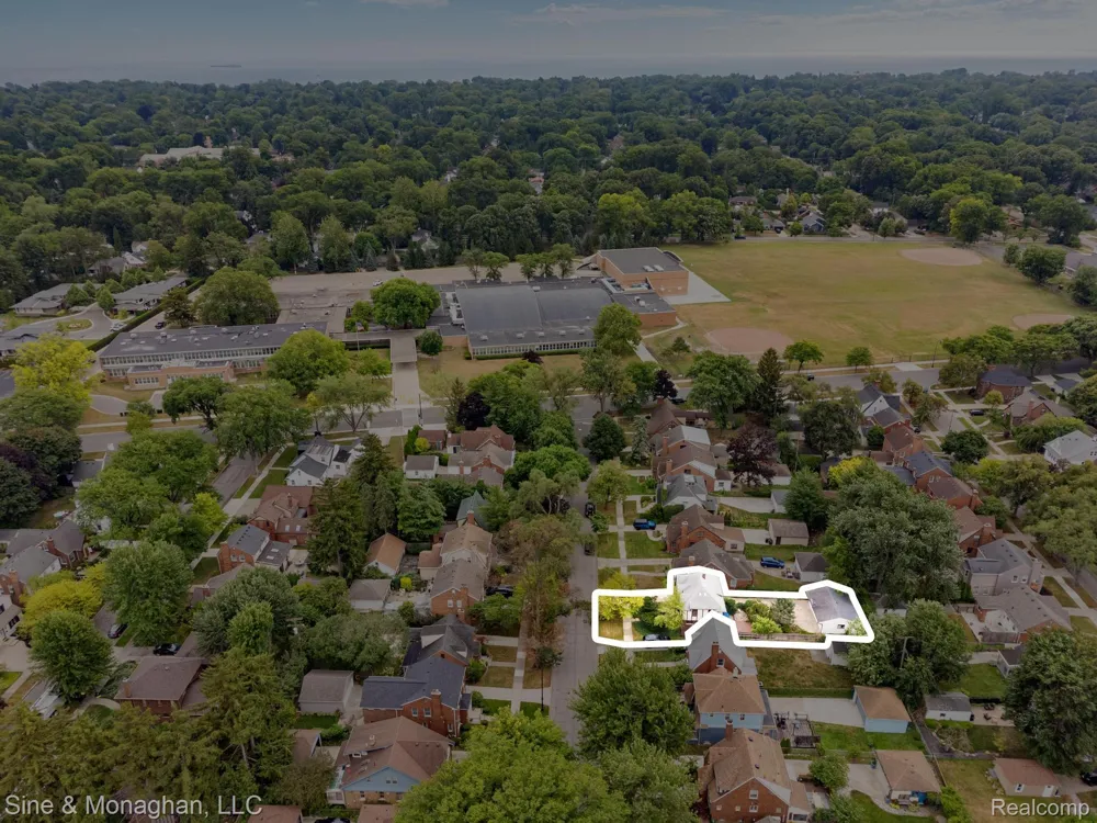 417 CLOVERLY ROAD Grosse Pointe Farms City, MI 48236