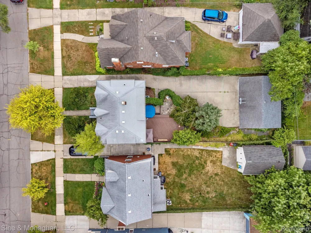 417 CLOVERLY ROAD Grosse Pointe Farms City, MI 48236