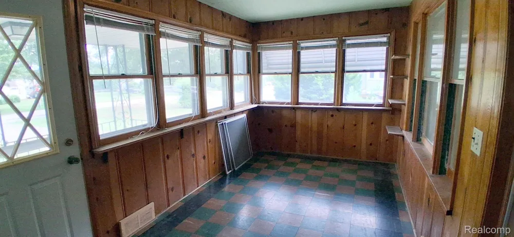 1810 Thorndale Street Commerce Charter Township, MI 48382