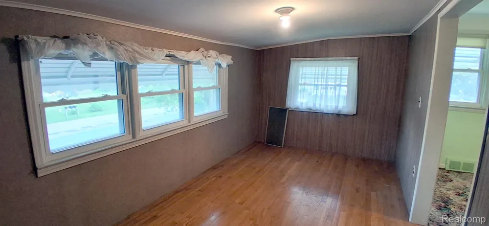 1810 Thorndale Street Commerce Charter Township, MI 48382