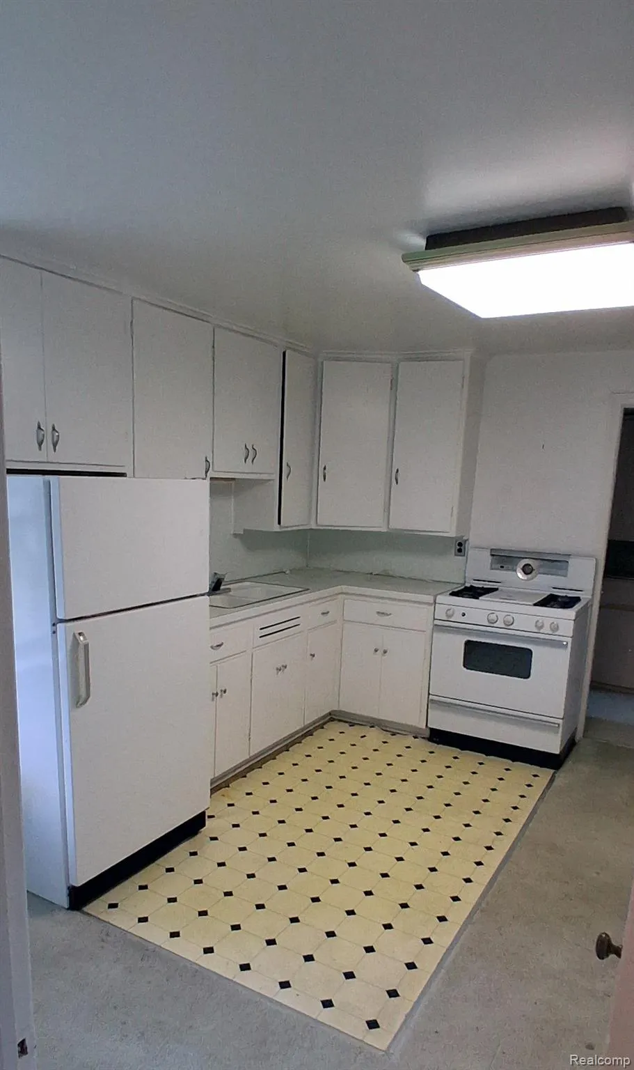 1810 Thorndale Street Commerce Charter Township, MI 48382