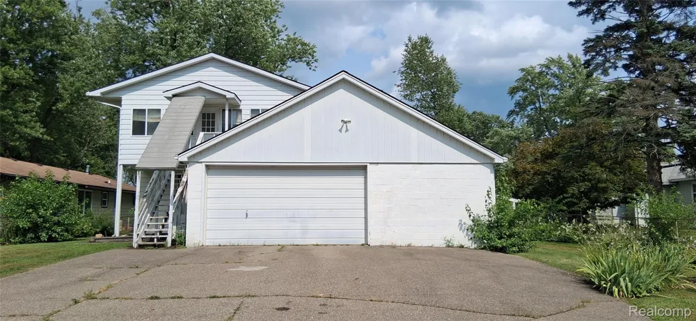 1810 Thorndale Street Commerce Charter Township, MI 48382