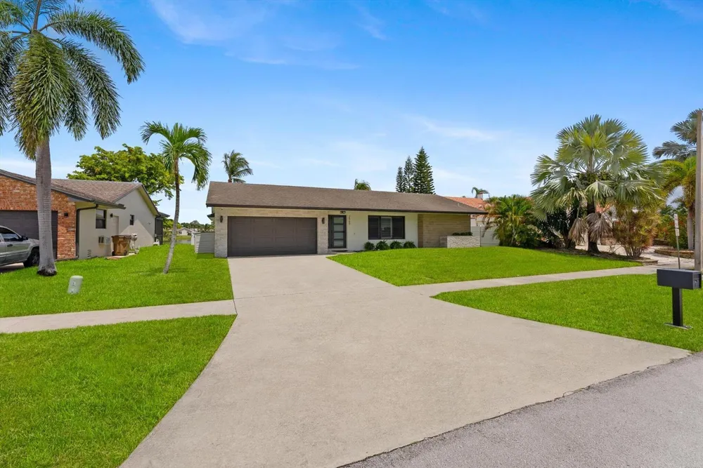 2569 SW 14th Court Deerfield Beach, FL 33442