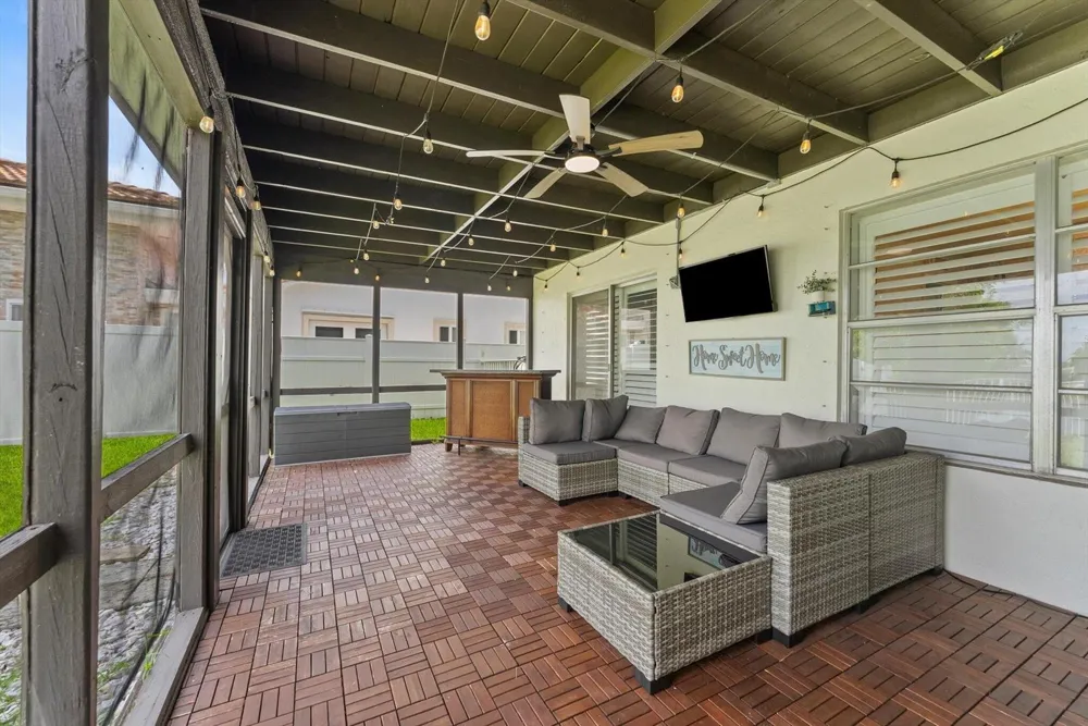 2569 SW 14th Court Deerfield Beach, FL 33442