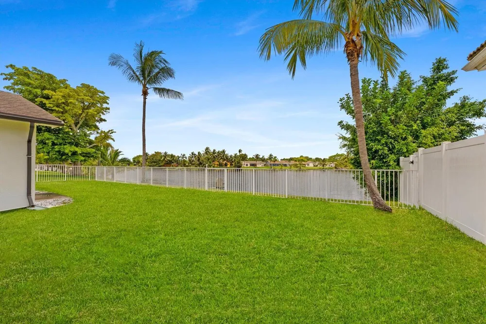 2569 SW 14th Court Deerfield Beach, FL 33442