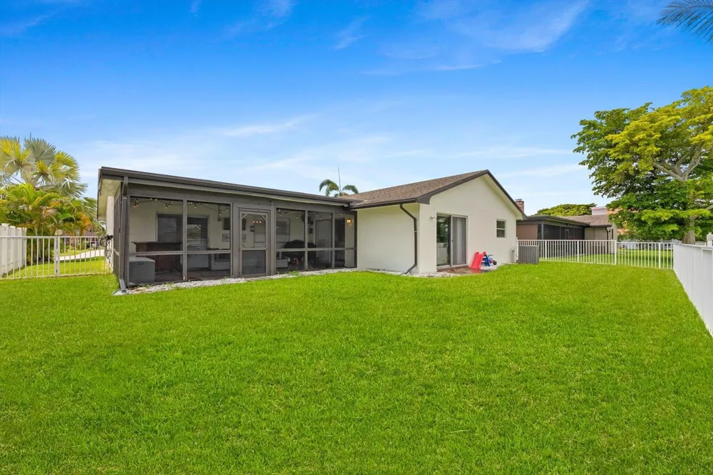 2569 SW 14th Court Deerfield Beach, FL 33442