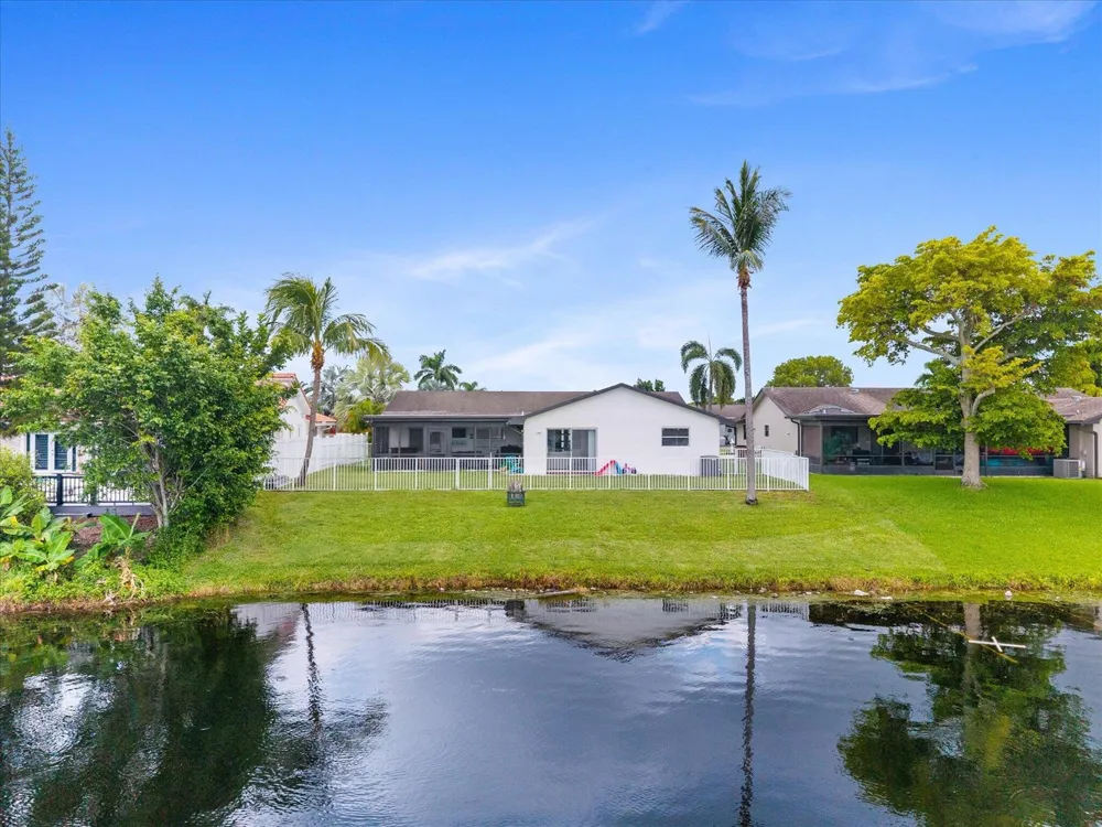 2569 SW 14th Court Deerfield Beach, FL 33442