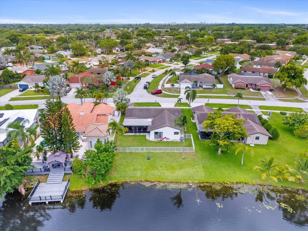 2569 SW 14th Court Deerfield Beach, FL 33442