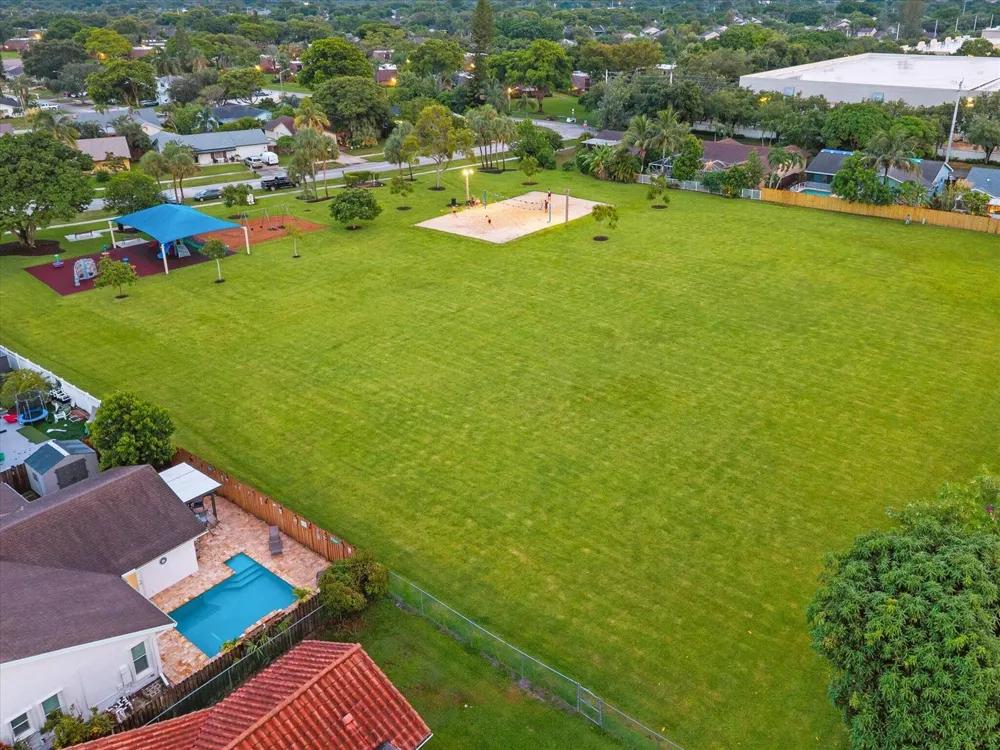 2569 SW 14th Court Deerfield Beach, FL 33442