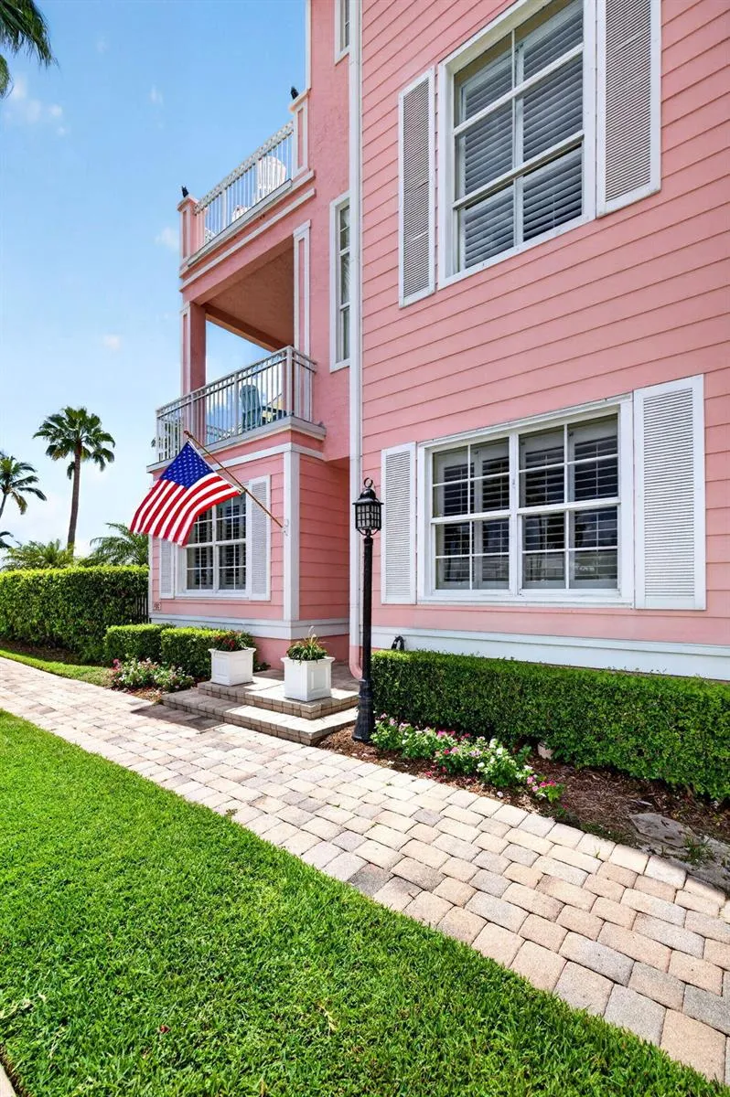 2814 Marina Circle Lighthouse Point, FL 33064