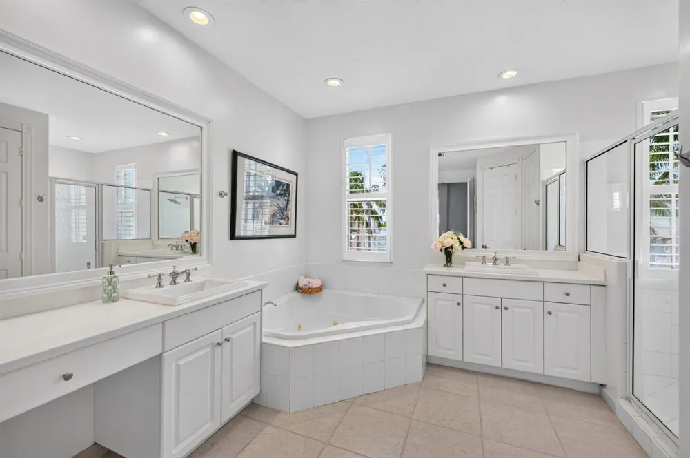 2814 Marina Circle Lighthouse Point, FL 33064