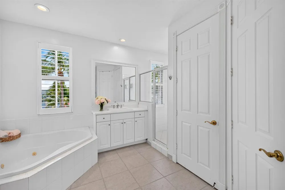 2814 Marina Circle Lighthouse Point, FL 33064