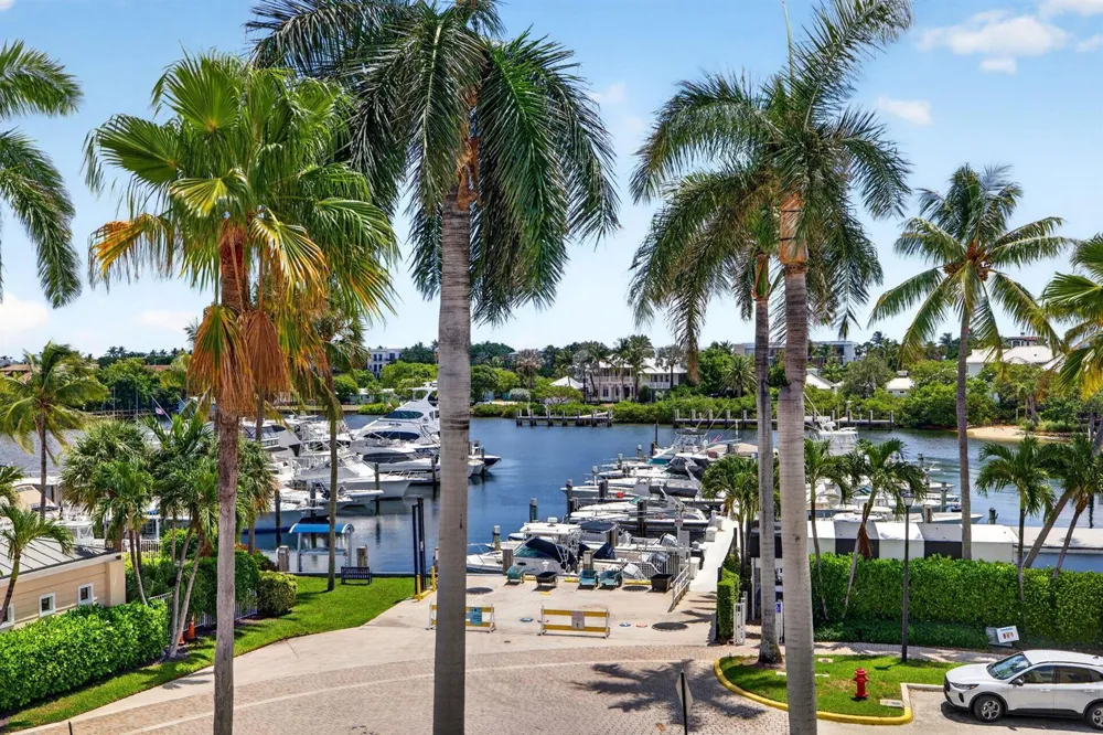 2814 Marina Circle Lighthouse Point, FL 33064