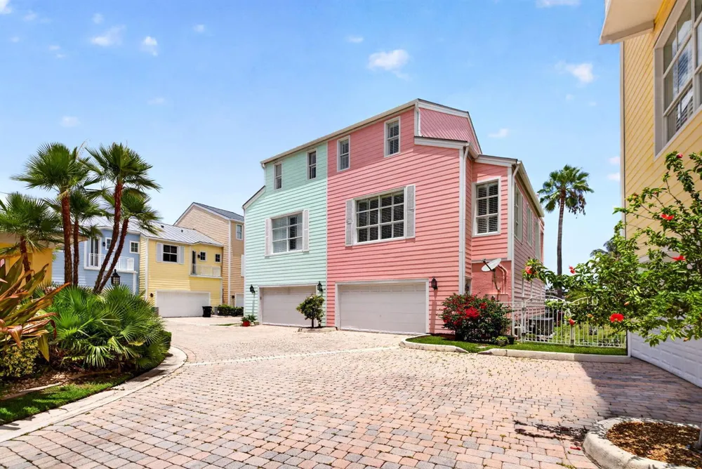 2814 Marina Circle Lighthouse Point, FL 33064