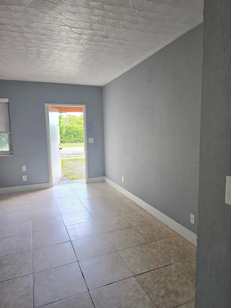 305 SW 14TH STREET ##1 FRONT Dania Beach, FL 33004
