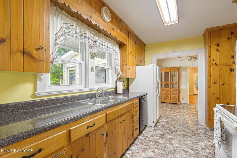 679 N Wright Rd Alcoa, TN 37701