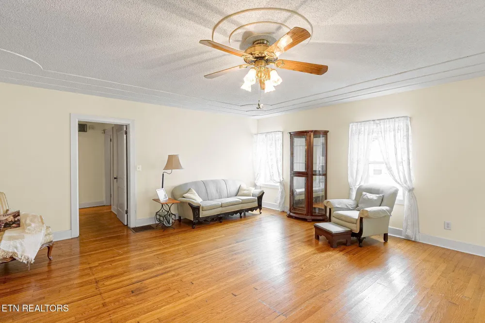679 N Wright Rd Alcoa, TN 37701