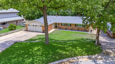 511 Westcliff Drive