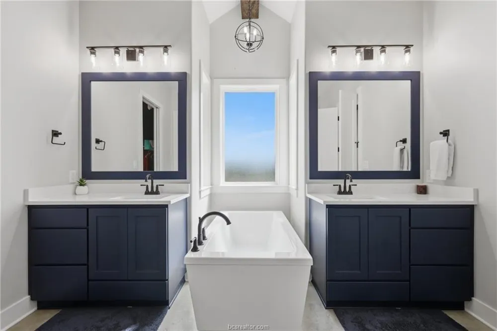 6477 Ridgeview Estates Lane Bryan, TX 77808