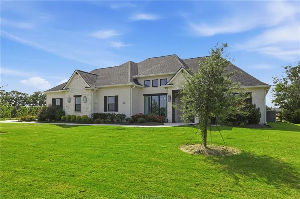6477 Ridgeview Estates Lane Bryan, TX 77808