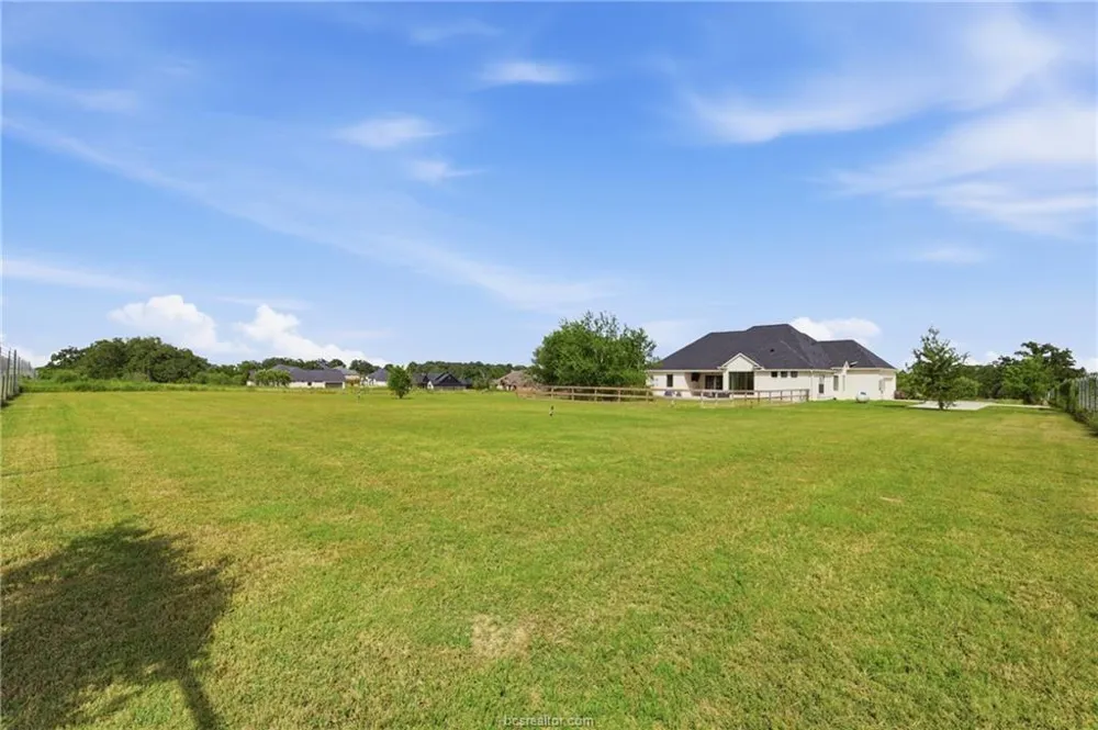 6477 Ridgeview Estates Lane Bryan, TX 77808