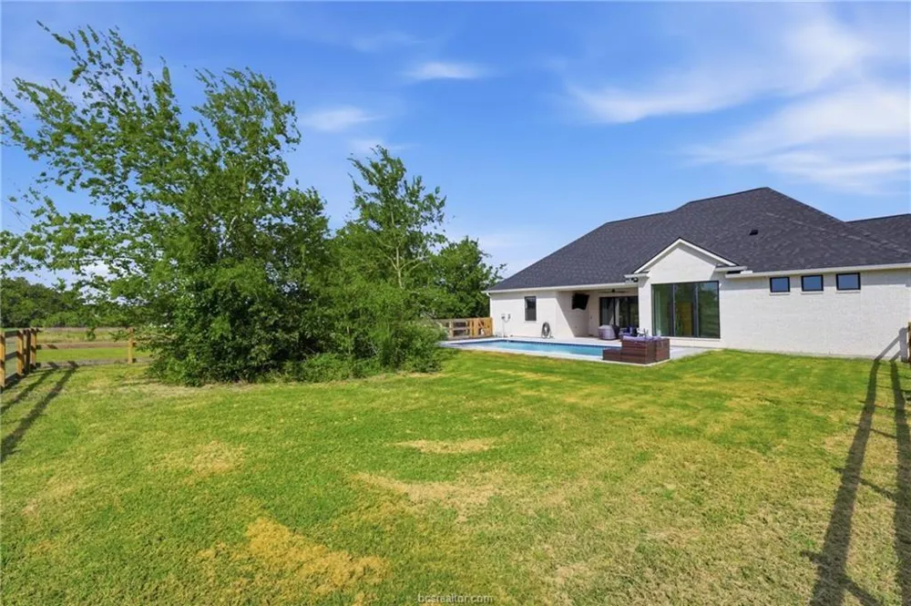 6477 Ridgeview Estates Lane Bryan, TX 77808