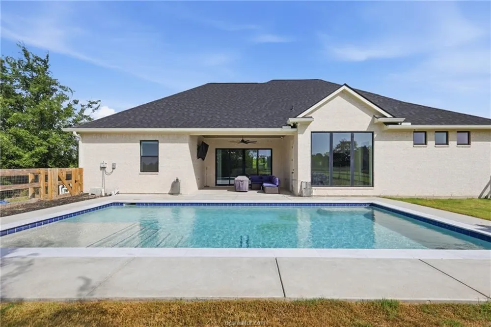6477 Ridgeview Estates Lane Bryan, TX 77808