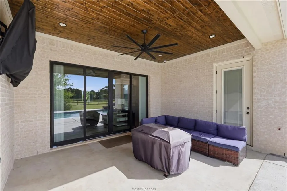 6477 Ridgeview Estates Lane Bryan, TX 77808