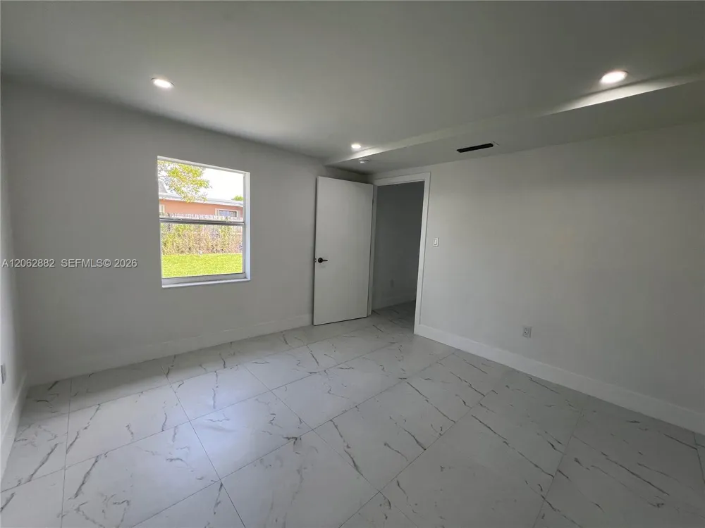 705 E 20th St Hialeah, FL 33013