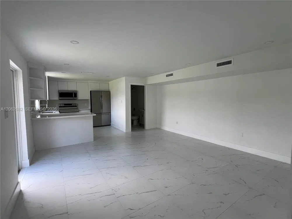 705 E 20th St Hialeah, FL 33013