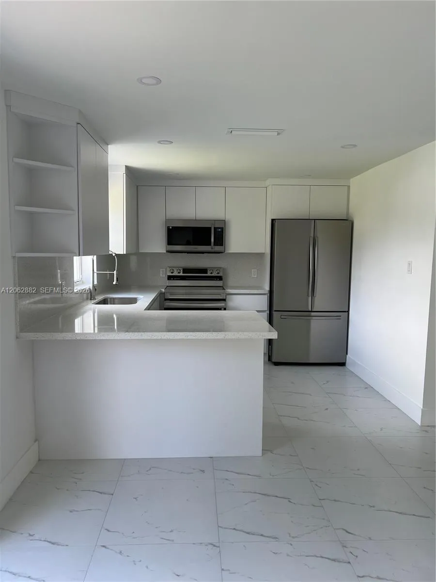 705 E 20th St Hialeah, FL 33013