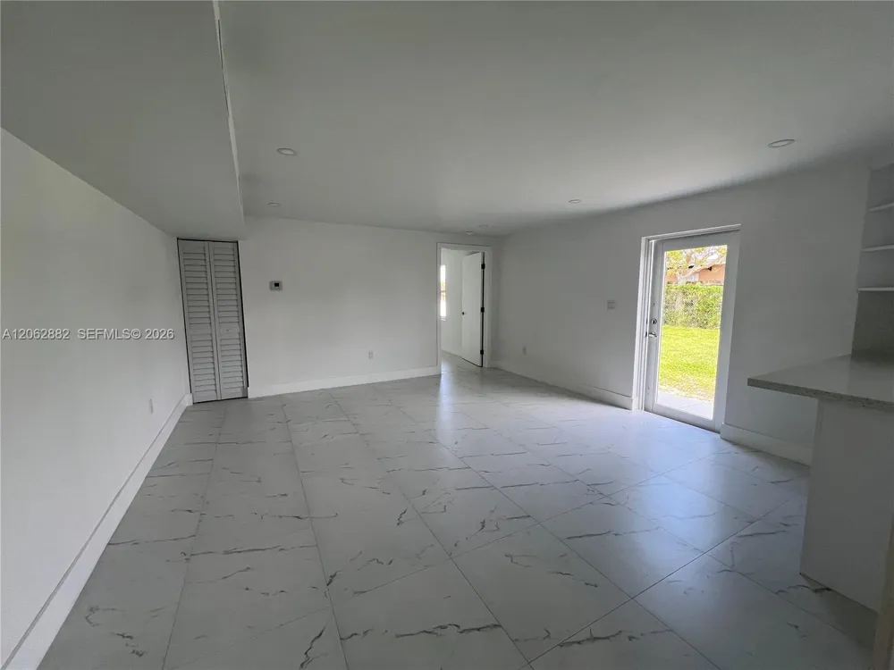 705 E 20th St Hialeah, FL 33013