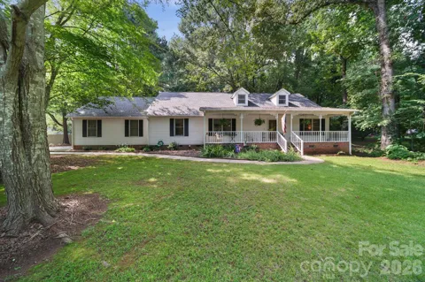 832 Old Cedar Circle